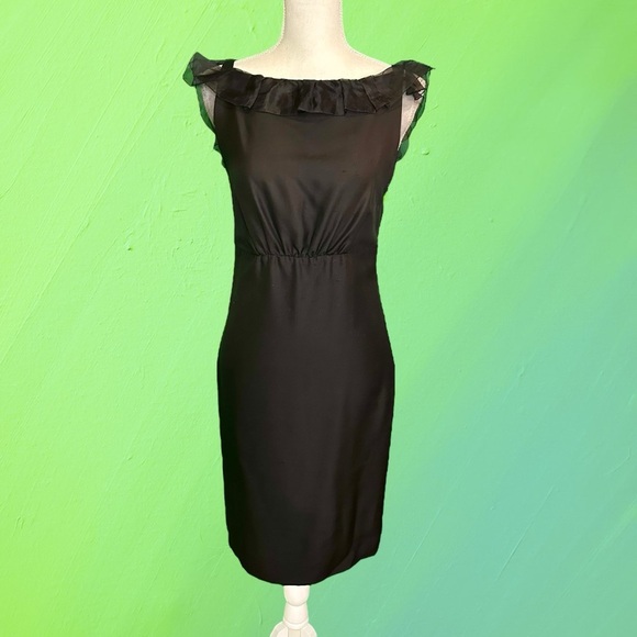 Vintage Giambattista Valli Black 100% Textured Silk Ruffled Neckline Midi Dress - Picture 3 of 16